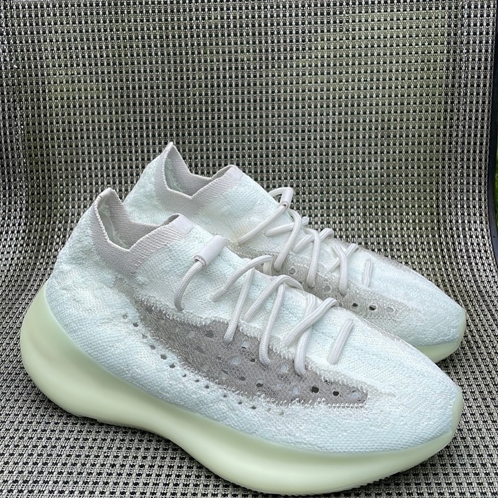 adidas Yeezy Boost 380 'Calcite Glow’ size 9 - Picture 2 of 8
